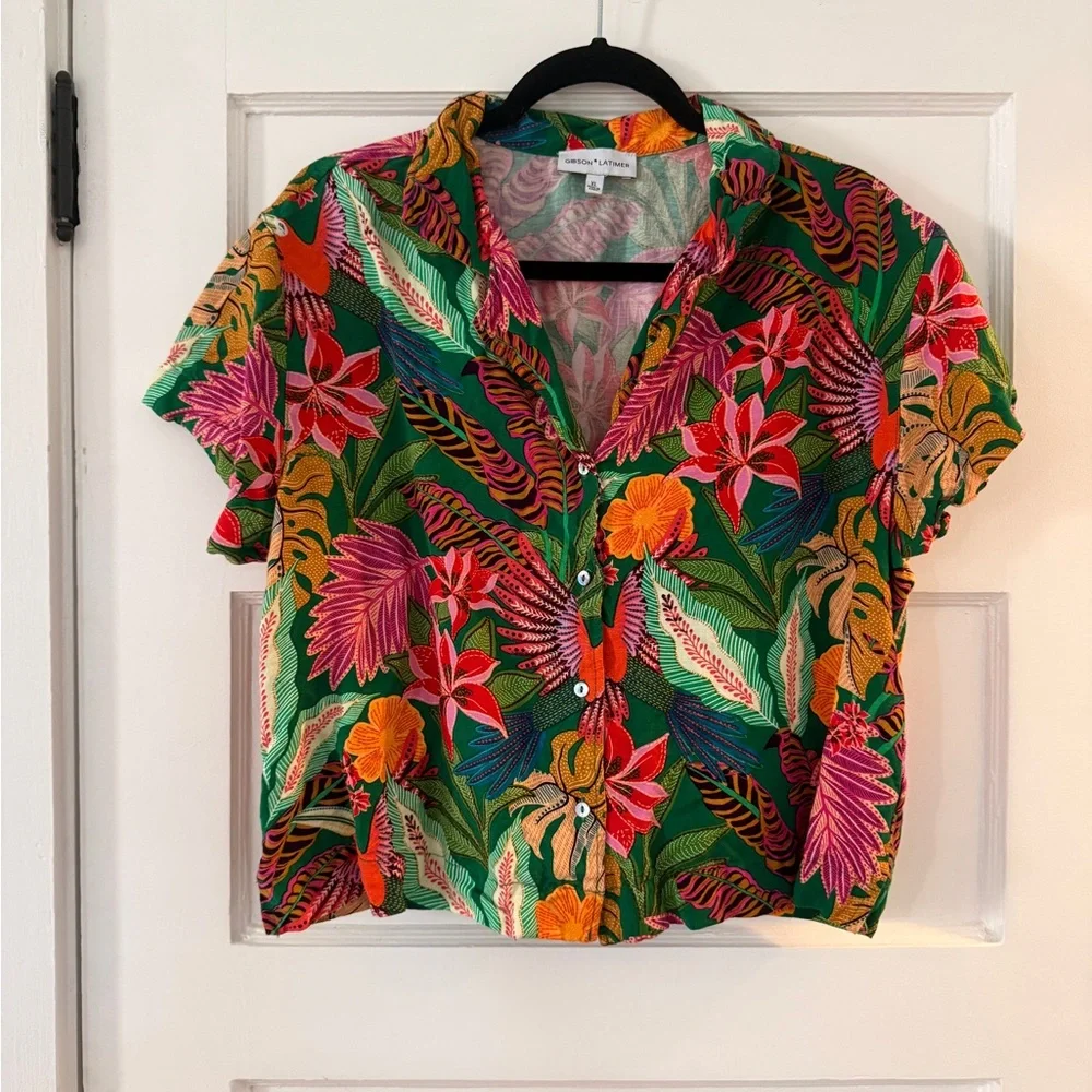 Gibson & Latimer Printed Short Sleeve Button Front Camp Crop Shirt NWOT - Picture 3 of 3